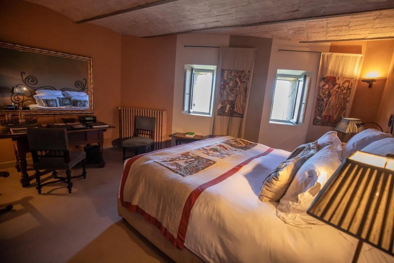 ชาโต เดอ เมอร์กู Hotel Mercues ภายนอก รูปภาพ