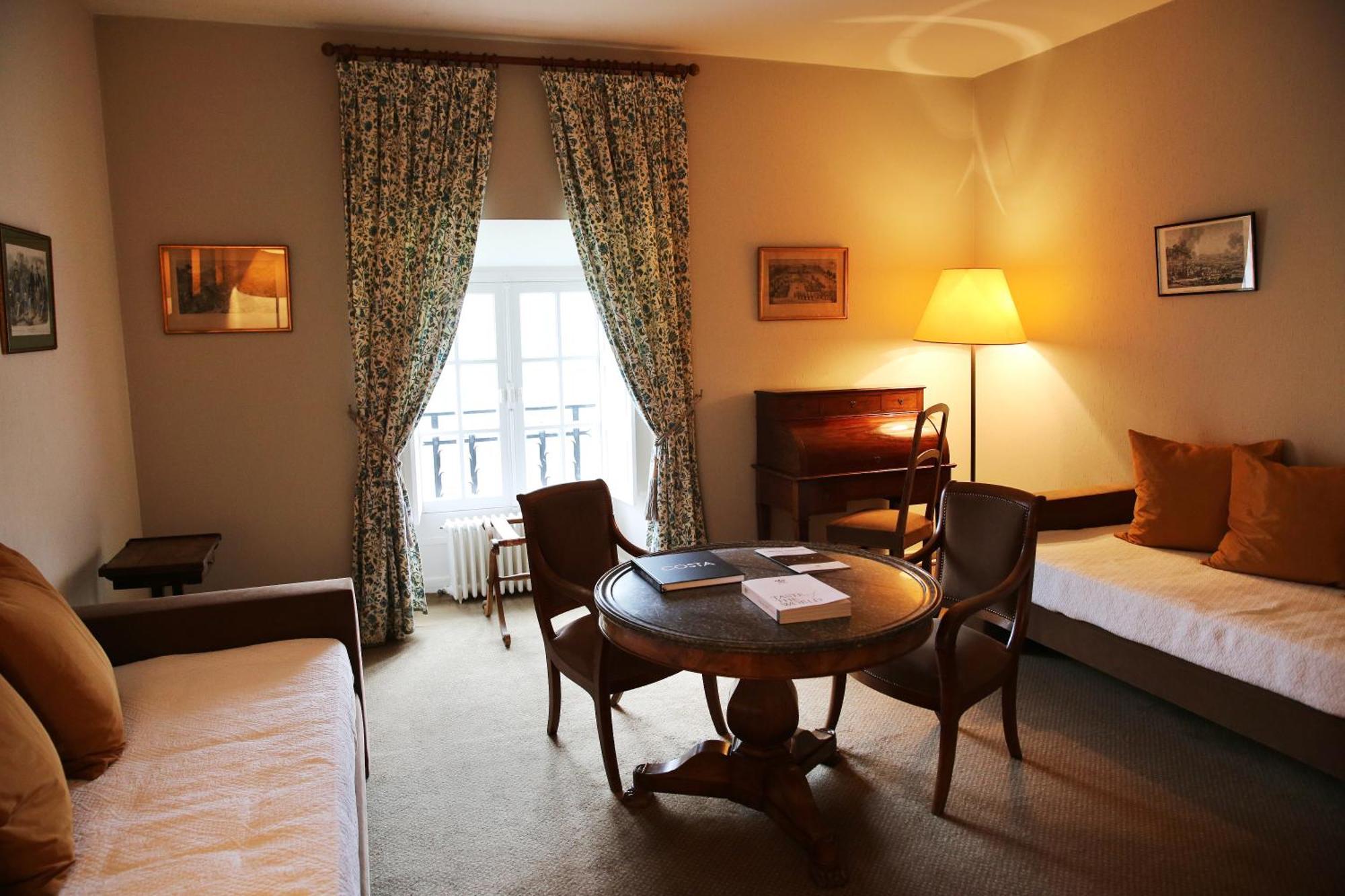 ชาโต เดอ เมอร์กู Hotel Mercues ภายนอก รูปภาพ