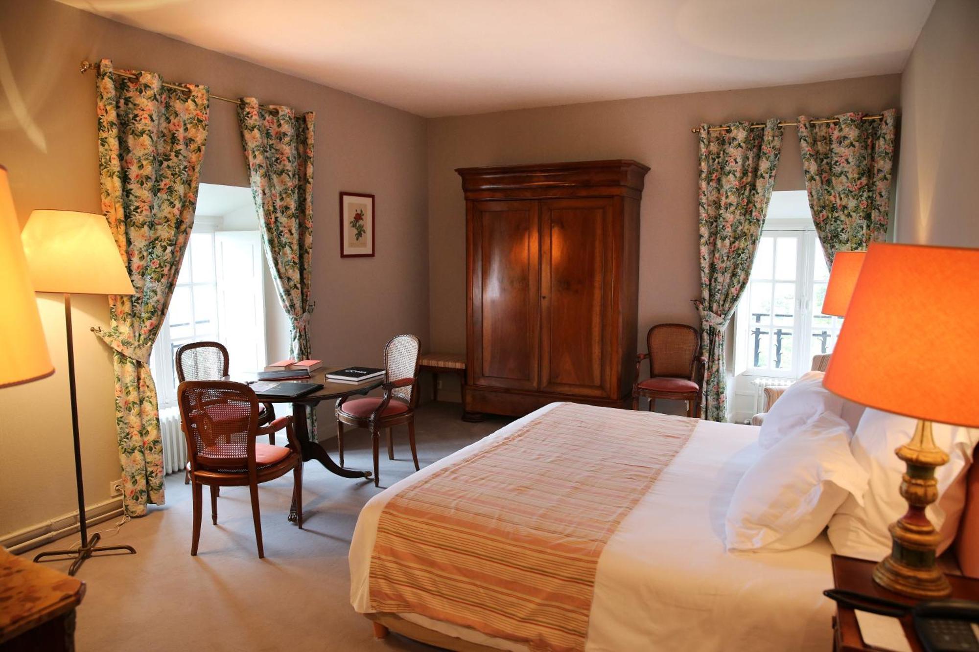 ชาโต เดอ เมอร์กู Hotel Mercues ภายนอก รูปภาพ
