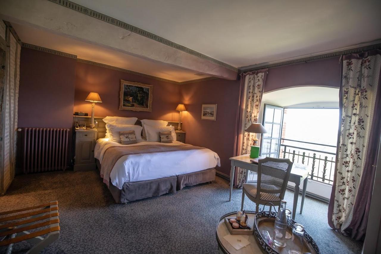 ชาโต เดอ เมอร์กู Hotel Mercues ภายนอก รูปภาพ